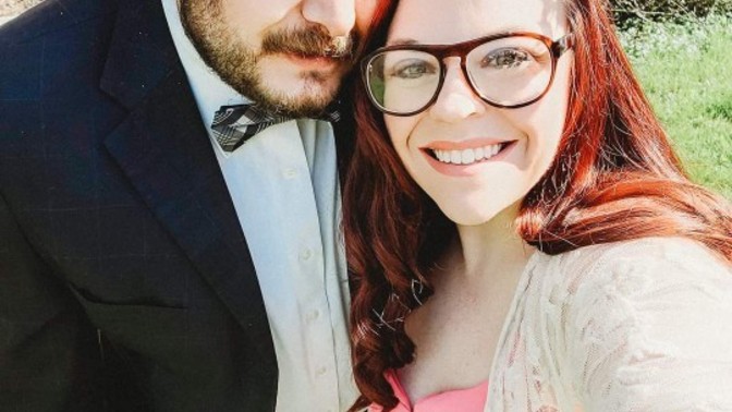 When women seek attention from married men?