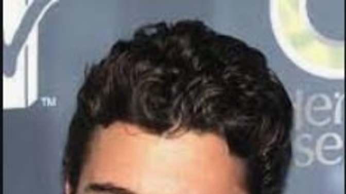 Is curly hair attractive on men?