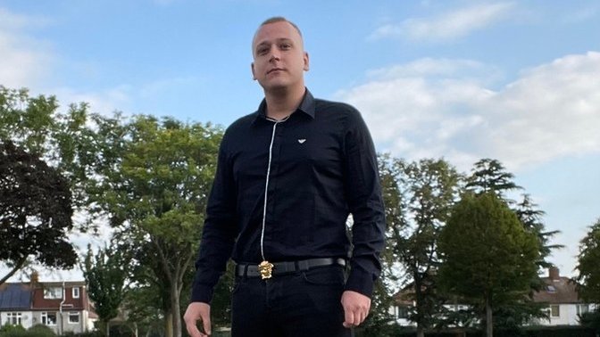 Do I dress in a odd manner?