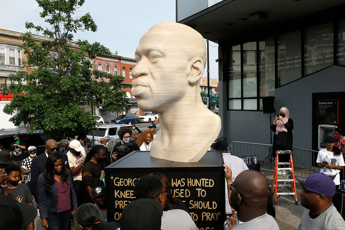 Should Robert E. Lees statue be replaced with a statue of George Floyd?