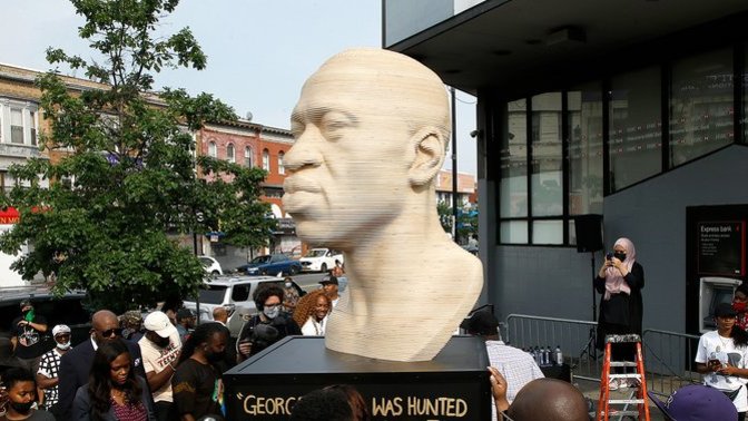 Should Robert E. Lee's statue be replaced with a statue of George Floyd?