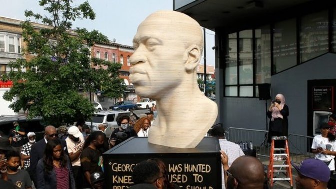 Who do you think is the least deserving person that has a statue or monument built in their honor?