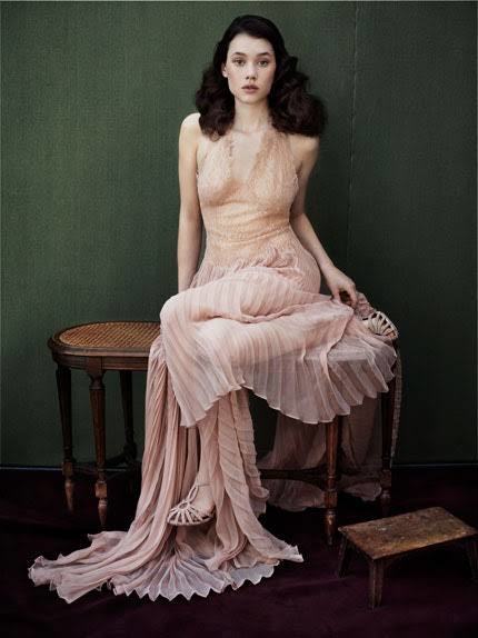 WHICH girl do you find more BEAUTIFUL/ MODEL POTENTIAL?