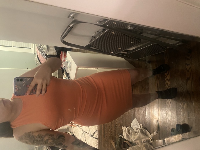 What kind of shoes would look good with this dress?