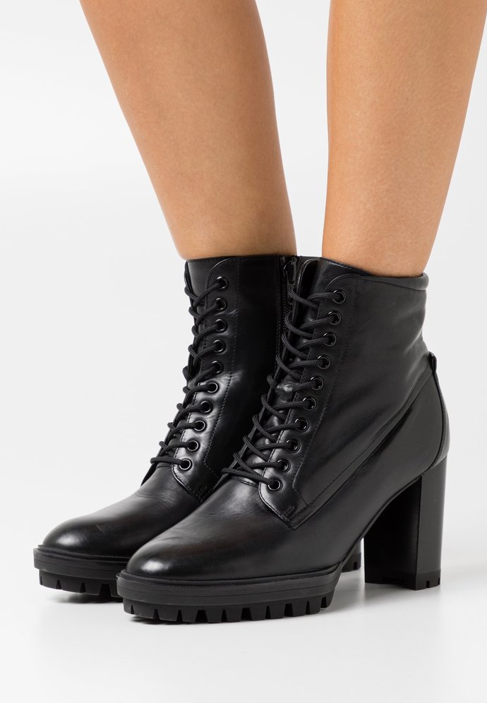 Which of these Ankle Lace Up Boots look the best?