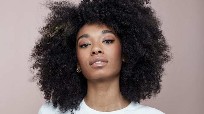 Is curly hair ugly?