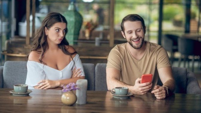 If your 1st date had "no spark," do you go on a 2nd date?