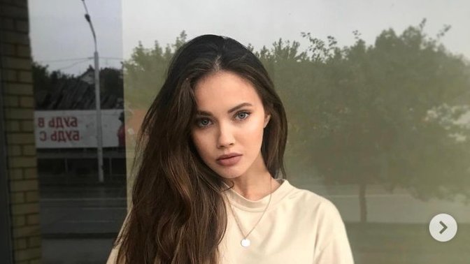 Who is more beautiful and has more modelling potential?