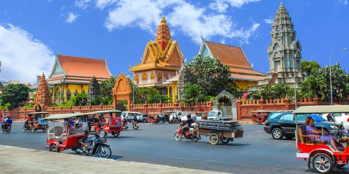 Which country is better? The Philippines or Thailand?