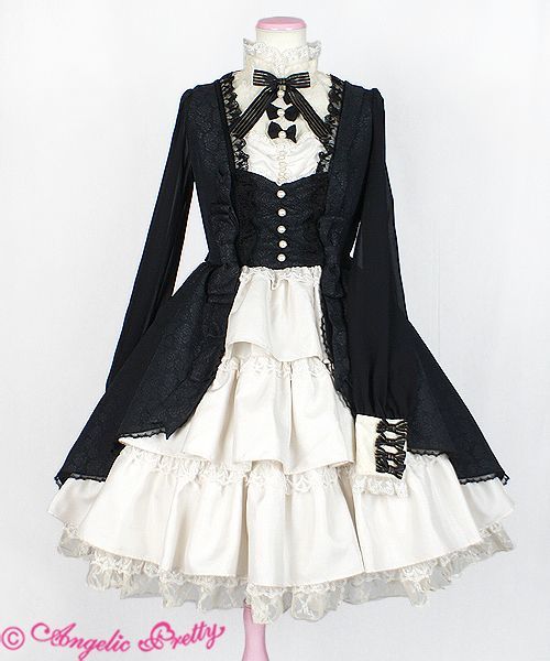 Which of these dresses is the nicest (・∧‐)ゞ?
