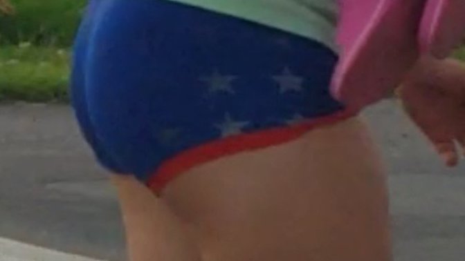 Girls, what is this girl wearing?