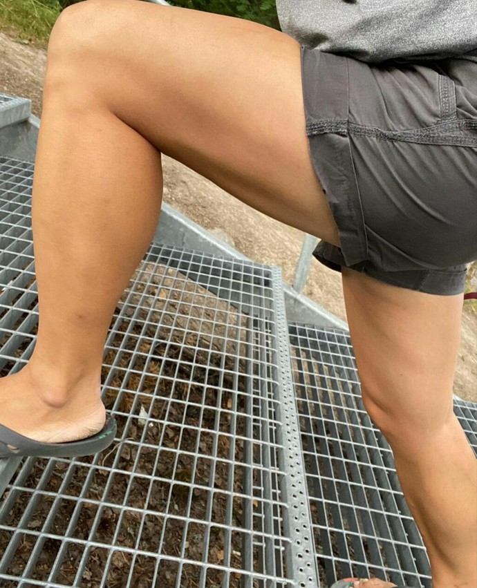 Guys with epilated smooth legs?