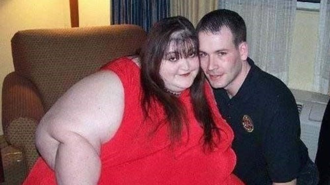Do fat girls secretly know they are dating a beta male?