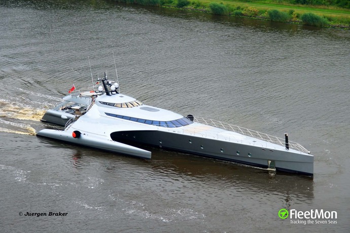 Which of these yachts/ships would you take for free?