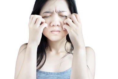 I keep feeling itchy and scratching a lot, but I have no rash. What is wrong with me?