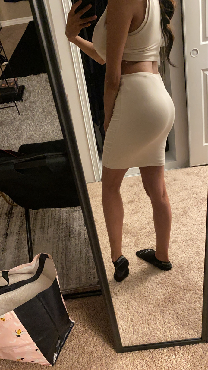 POLL-Which dress do I wear for concert?