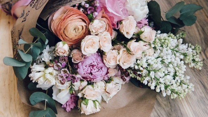 If your girlfriend/wife doesn't like flowers 🌷 as a gift, what would it sat about her personality?