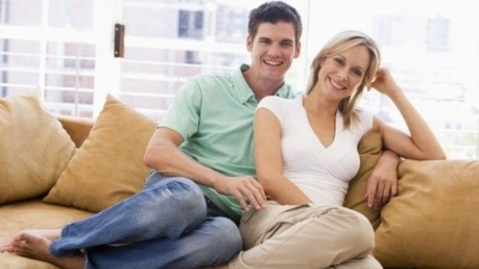 Why does the "cougar" stereotype of older women who date younger men persist so strongly when almost none of it is true?