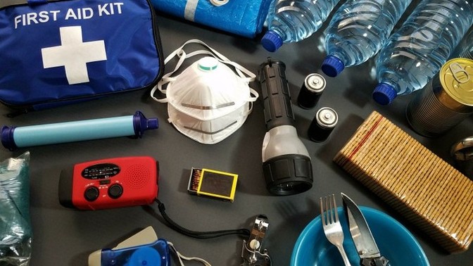 What are some things that you should always keep in your car?