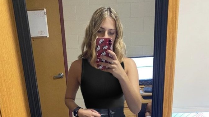 Is this outfit appropriate to wear to college lecture? Wearing leather pants and a bodysuit?