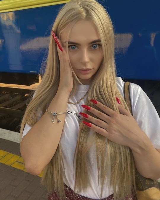 Do you like long nails?