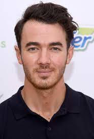 Girls: thick or thin eyebrows in guys?