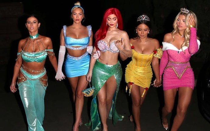 Girls, Ladies: What is the sexiest Halloween costume you have ever worn?