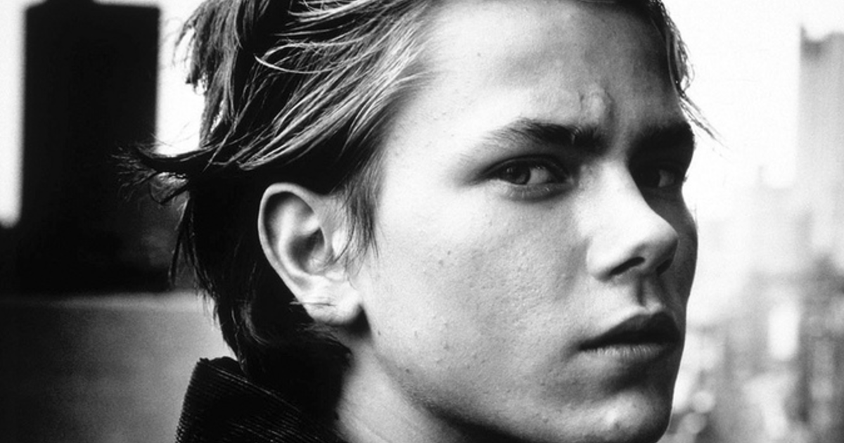 What deceased actor would you like to bring back? - GirlsAskGuys