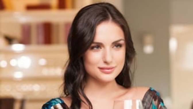 Would you considered a lot of eye contact from a women as a sign of attraction?