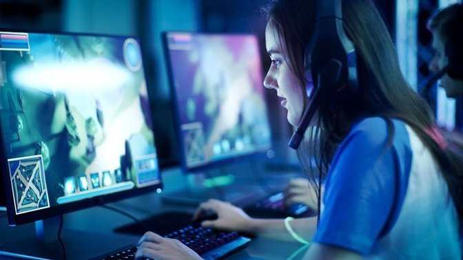 How do I win a fellow streamer over or accept the friendzone?