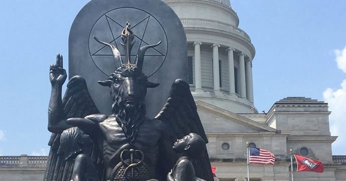 The US is officially fucked? what are we going to do now that we’re literally broke?
