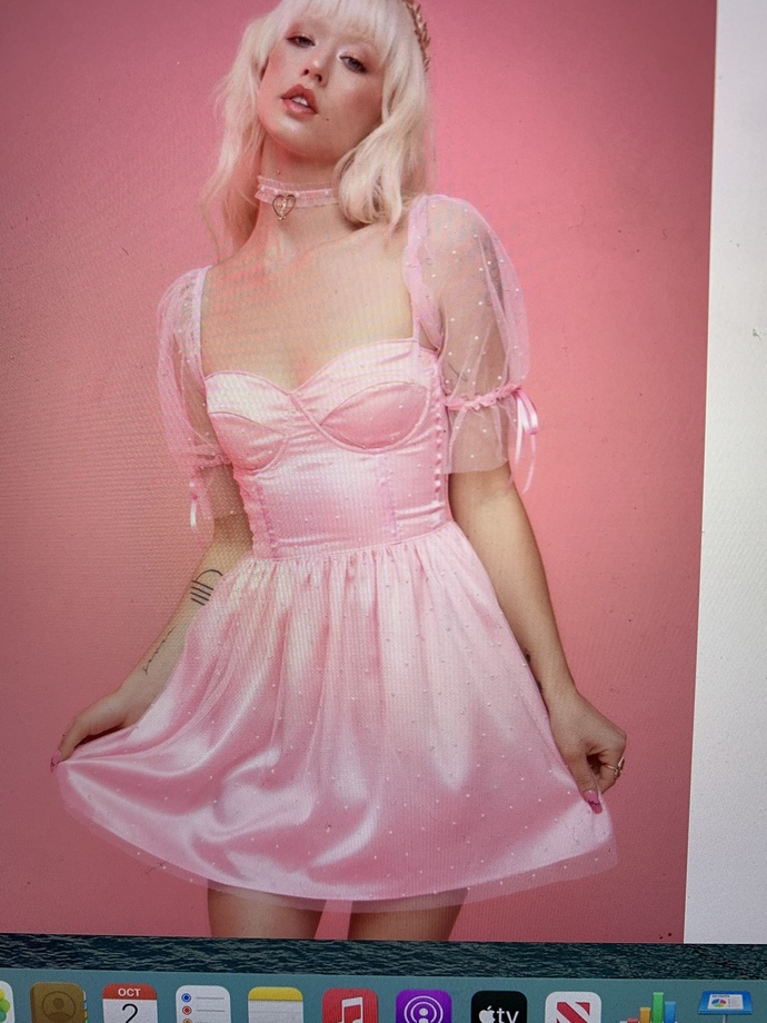 What dress should I wear for Halloween (for a doll costume)?