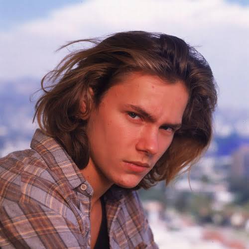 Girls, you find river phoenix attractive?