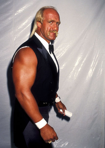 Girls, How would you feel if your boyfriend/husband always wore sleeveless shirts or T-shirts with sleeves rolled up to beneath the shoulders?