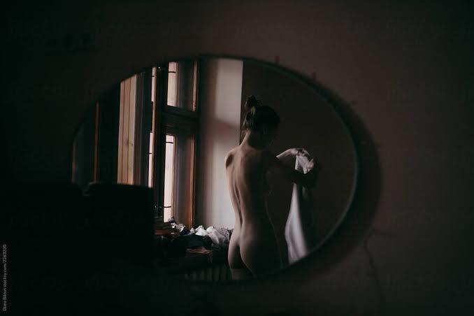Girls, What do you think about when you see your naked body front of mirror? Do you like to do that?