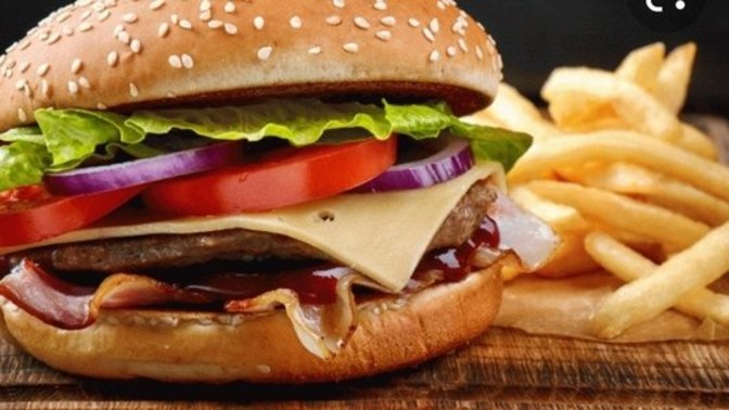 Burger and chips, which order do you eat it?