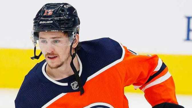 Should the anti-vaxx NHL hockey player who caught COVID and ruined his career with a permanent heart condition have gotten the COVID vaccine?