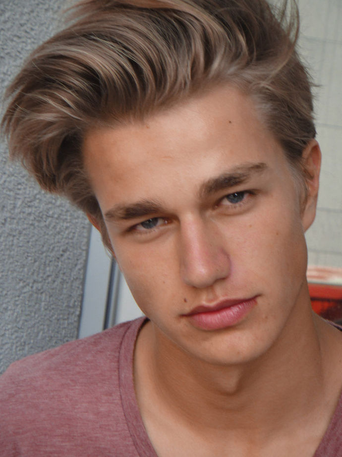 Do you like full lips?