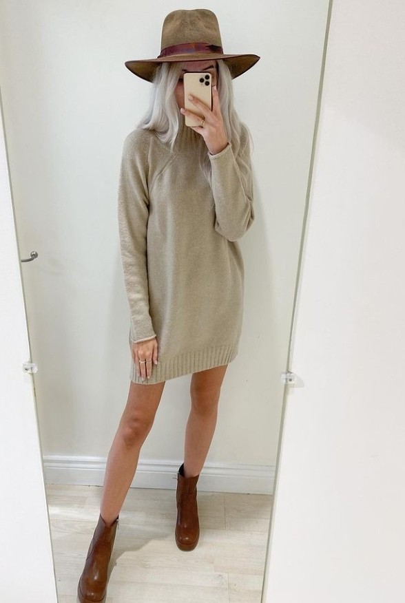 Its sweater weather! Do you like your sweaters a bit oversized or just fits right?