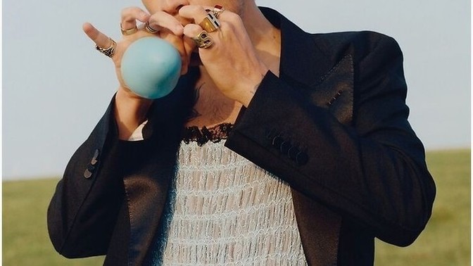 What do you think of guys wearing skirt? do you think harry style look great in that vogue cover?