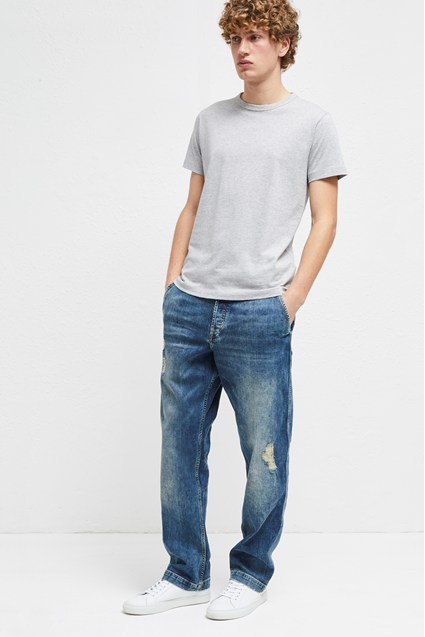 loose jeans