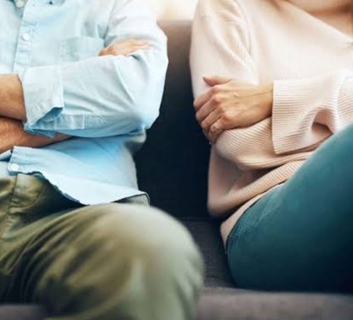 What causes a toxic relationship?