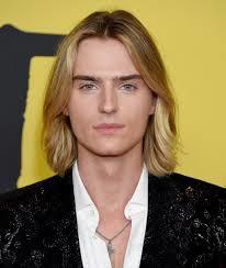 Girls, you find this guy attractive?
