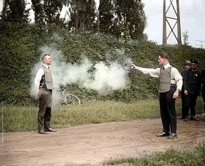 Whats your thought on these historical 1900s color photos from England/United states, Which one is your favorite?