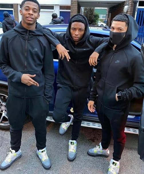 Ladies do you find tracksuits on men physically attractive? GirlsAskGuys