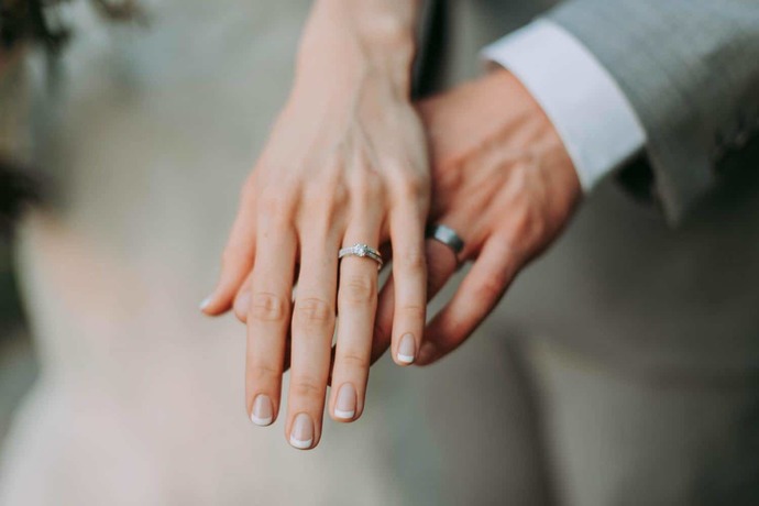 Girls, heres a question. Between you and your marriage stands a vast difference in social class and everyone is against it. Will you fight or giveup?