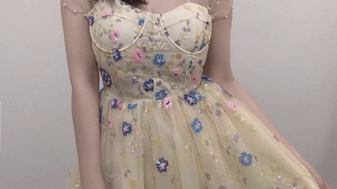Which dress is suitable for joining engagement party?