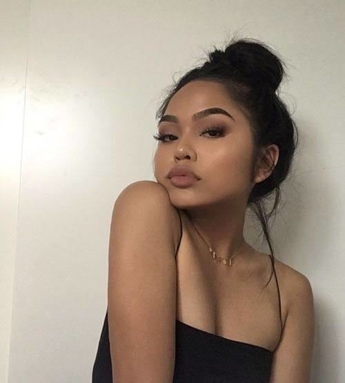 Instagram baddie or e girl look which look do you prefer?