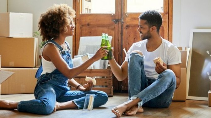 Is it a good idea to live with your fiancé?