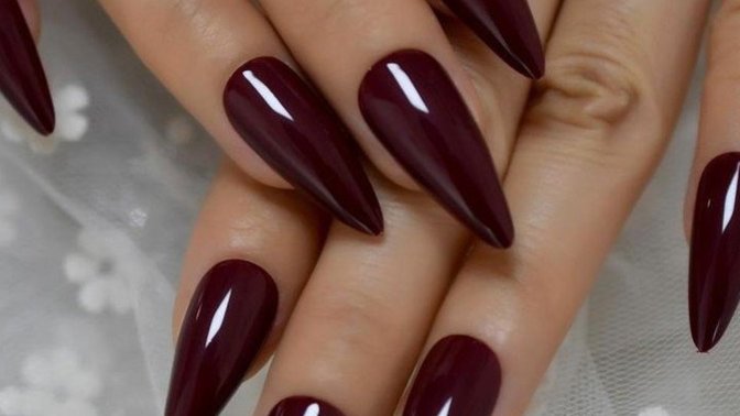 Do guys find girls with nice nails attractive and if so what kind of nail's do you like on a girl?